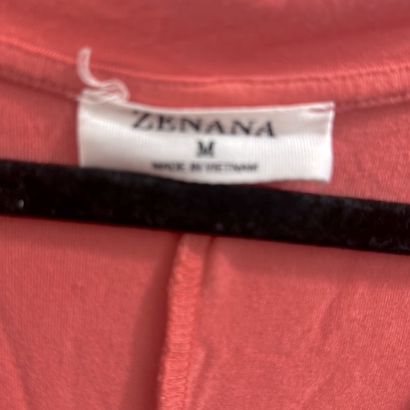 Zenana Top V-Neck Short Sleeves Casual Tee Size Medium - Picture 4 of 4